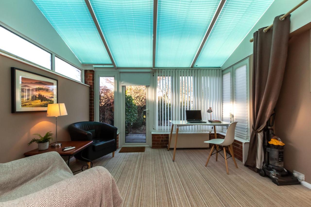 Cheerful 3-Bedroom Douglas House With Patio Саутхамптън Екстериор снимка