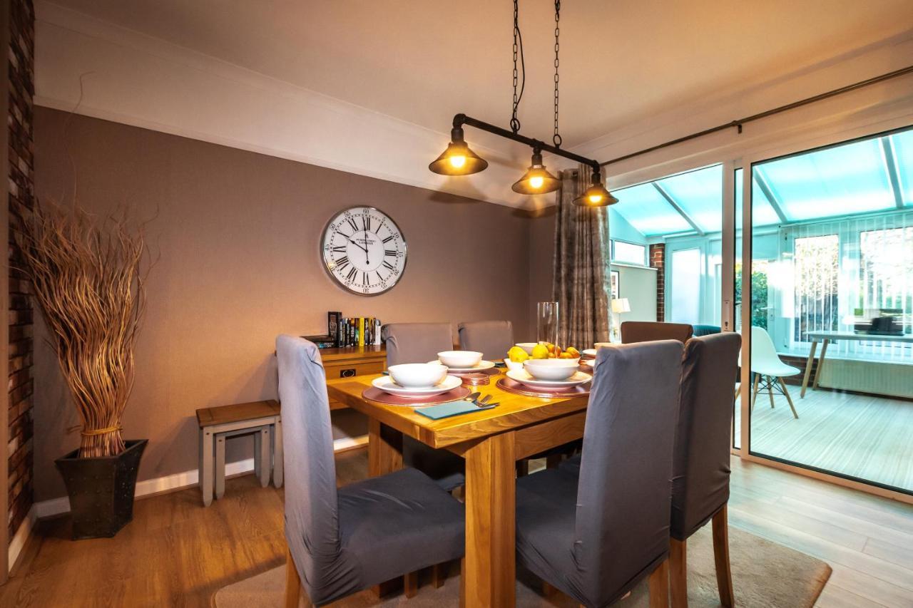 Cheerful 3-Bedroom Douglas House With Patio Саутхамптън Екстериор снимка