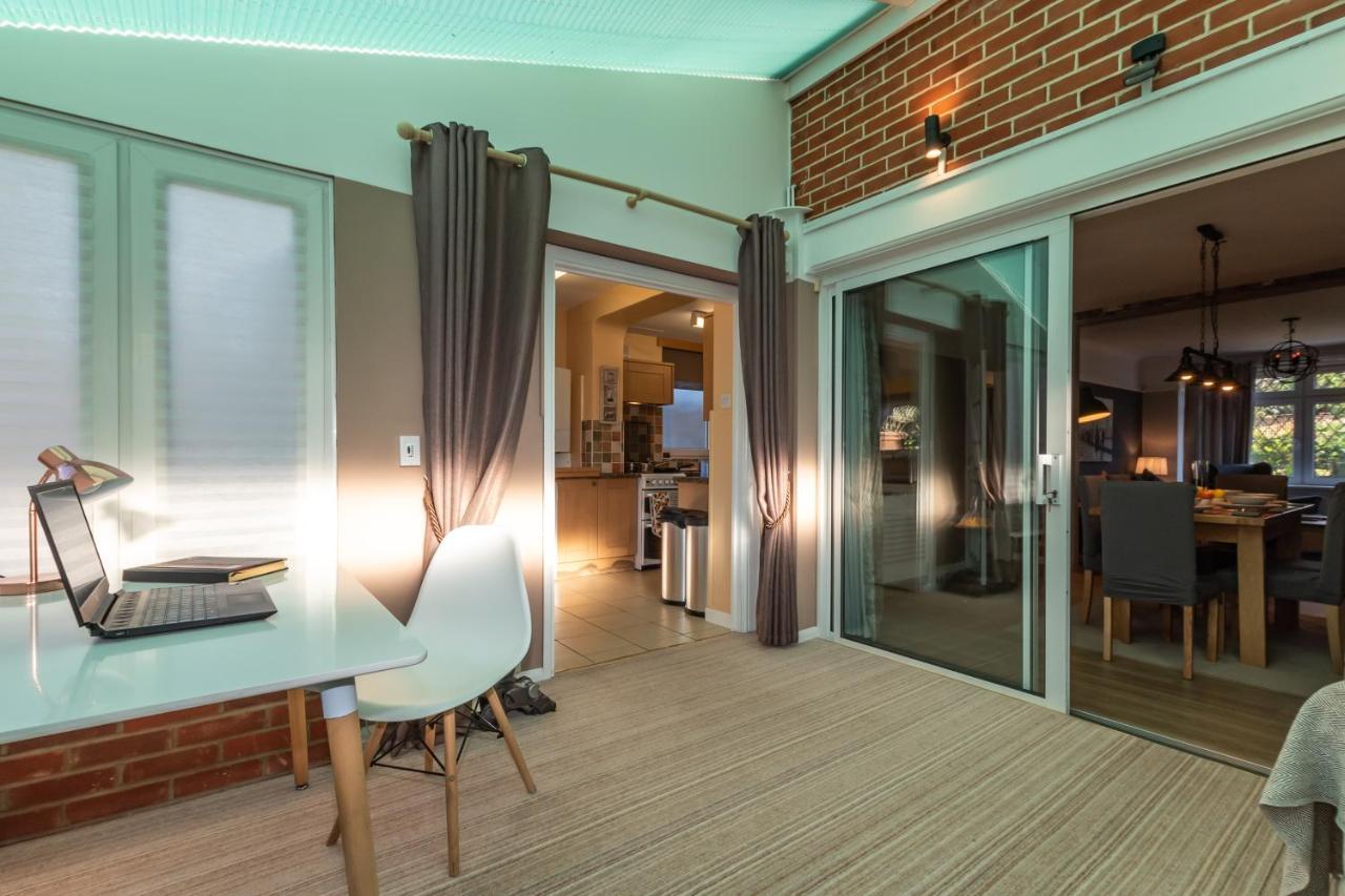 Cheerful 3-Bedroom Douglas House With Patio Саутхамптън Екстериор снимка